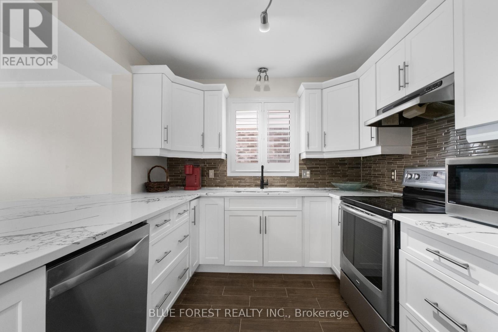 3053 Meadowgate Boulevard, London South, Ontario  N6M 1L1 - Photo 5 - X12133096
