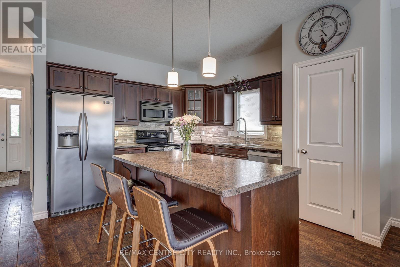 52 Circlewood Drive, St. Thomas, Ontario  N5P 0A7 - Photo 11 - X12133098