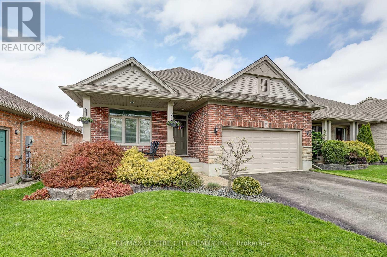 52 Circlewood Drive, St. Thomas, Ontario  N5P 0A7 - Photo 2 - X12133098