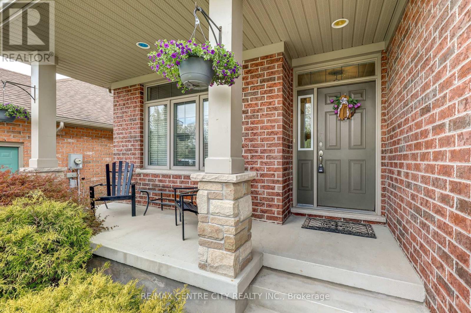 52 Circlewood Drive, St. Thomas, Ontario  N5P 0A7 - Photo 3 - X12133098