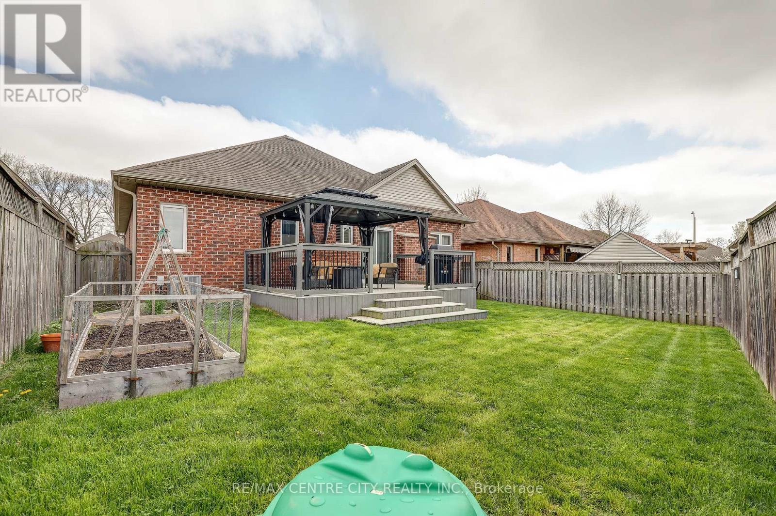 52 Circlewood Drive, St. Thomas, Ontario  N5P 0A7 - Photo 36 - X12133098