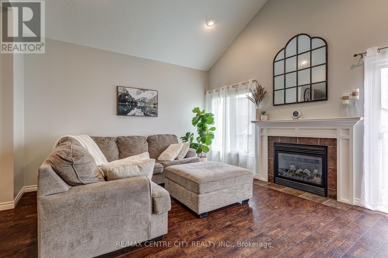 52 Circlewood Drive, St. Thomas, Ontario  N5P 0A7 - Photo 6 - X12133098