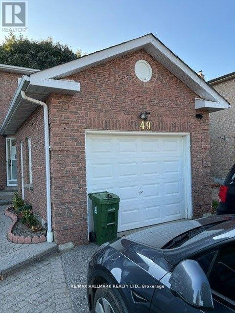 Property at 49 HALFMOON SQUARE image 3