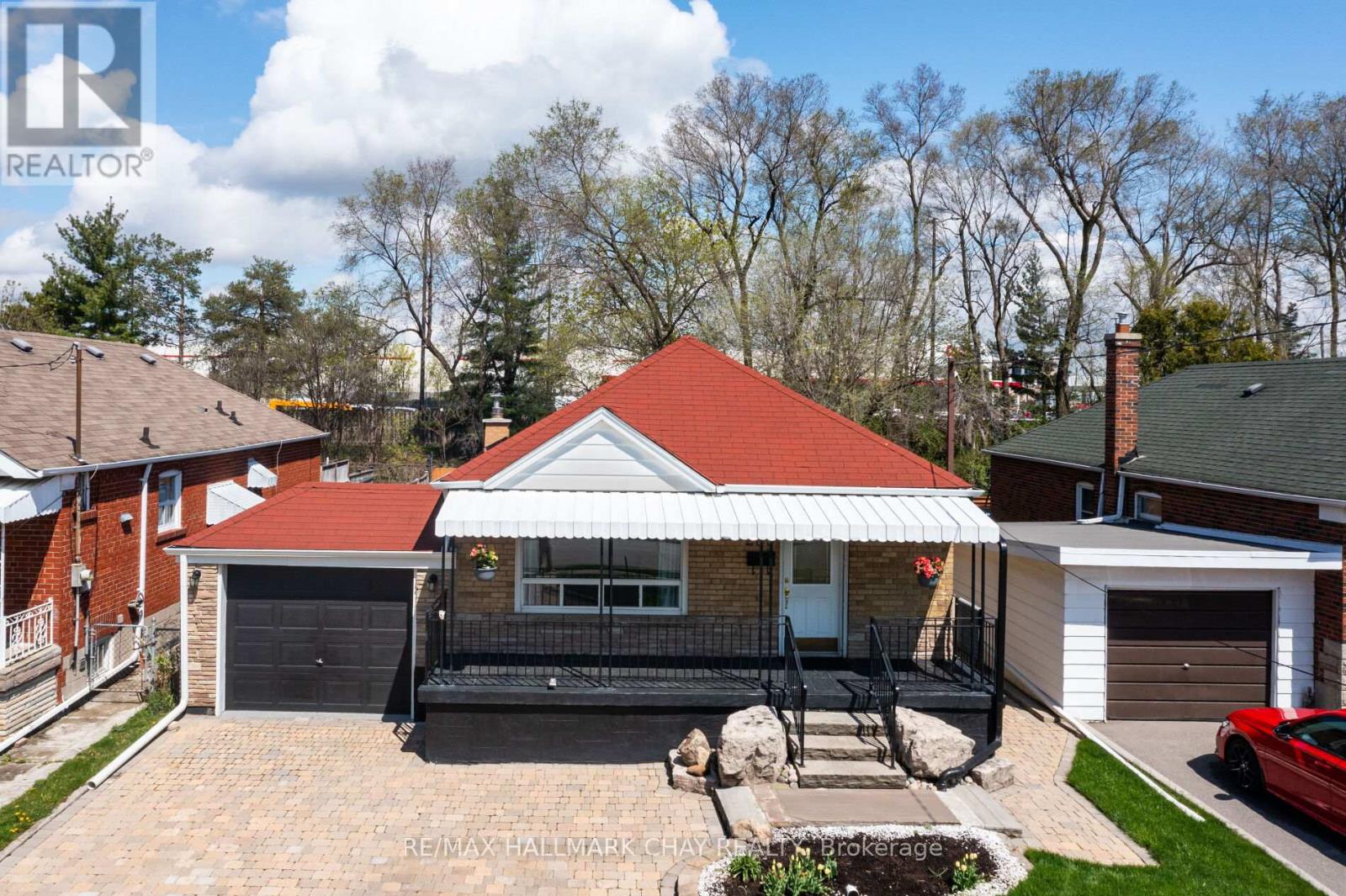 239 Ellington Drive, Toronto, Ontario  M1R 3Y2 - Photo 3 - E12133004