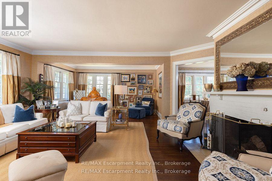 2055 Lakeshore Road E, Oakville, Ontario  L6J 1M4 - Photo 6 - W12133022