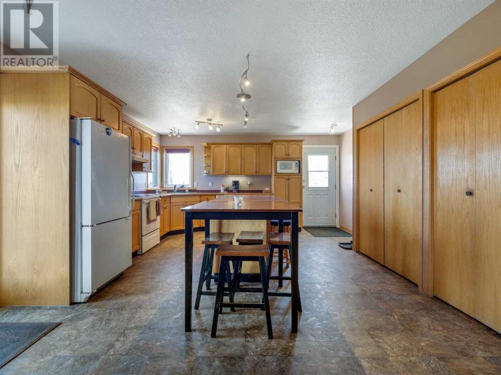 203037 Township Road 80, Rural Lethbridge County, Alberta  T1K 8G9 - Photo 5 - A2218250