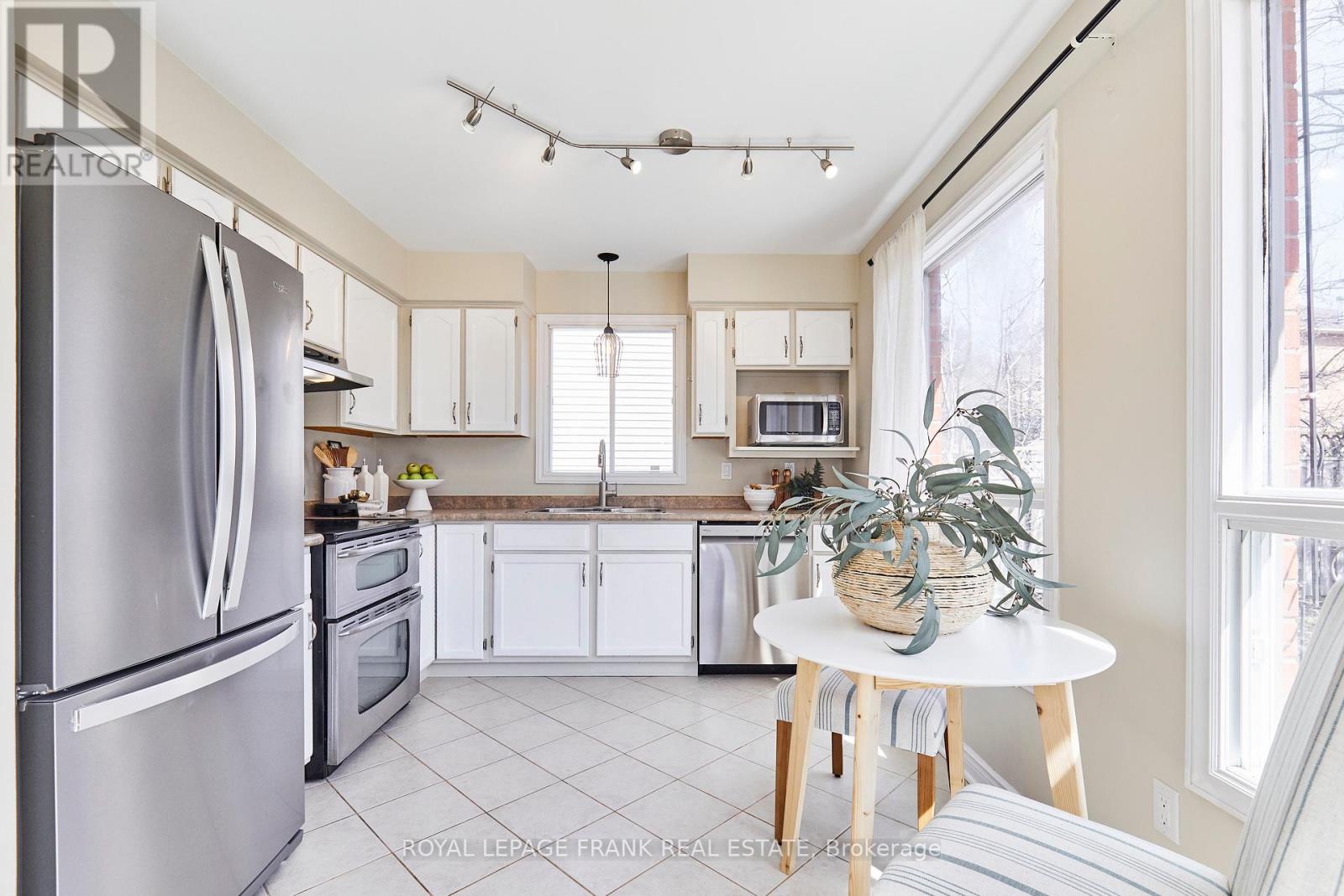 13 Newport Avenue, Clarington, Ontario  L1E 2B8 - Photo 11 - E12133206