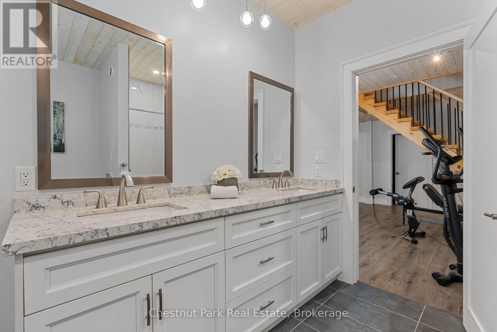 86 Bowyer Road, Huntsville, Ontario  P1H 2J4 - Photo 35 - X12133018