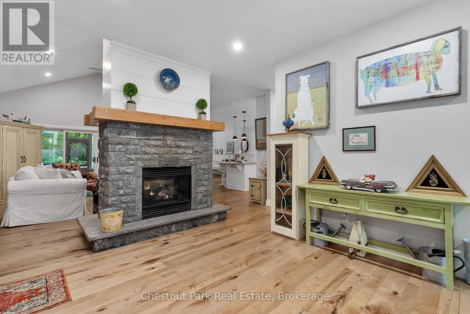 170 Springfield Road, Huntsville, Ontario P1H 0H8 - Photo 5 - X12133032