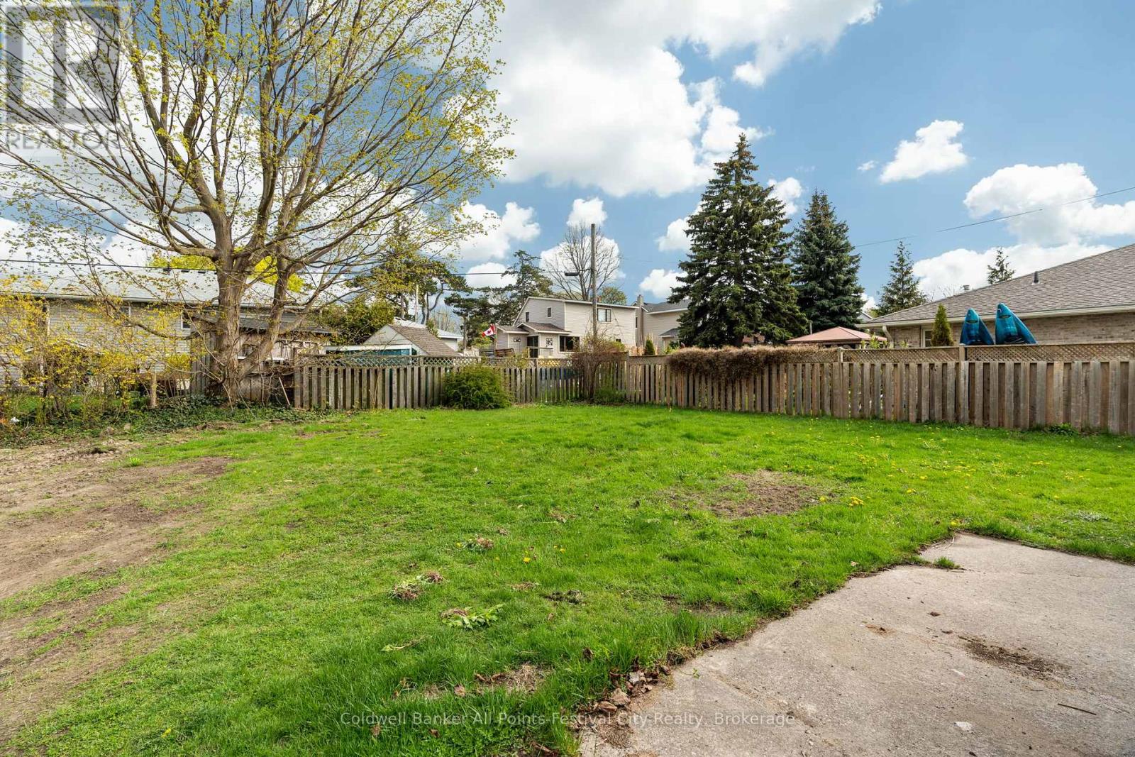 82 Gloucester Terrace, Goderich, Ontario  N7A 1W8 - Photo 30 - X12133053