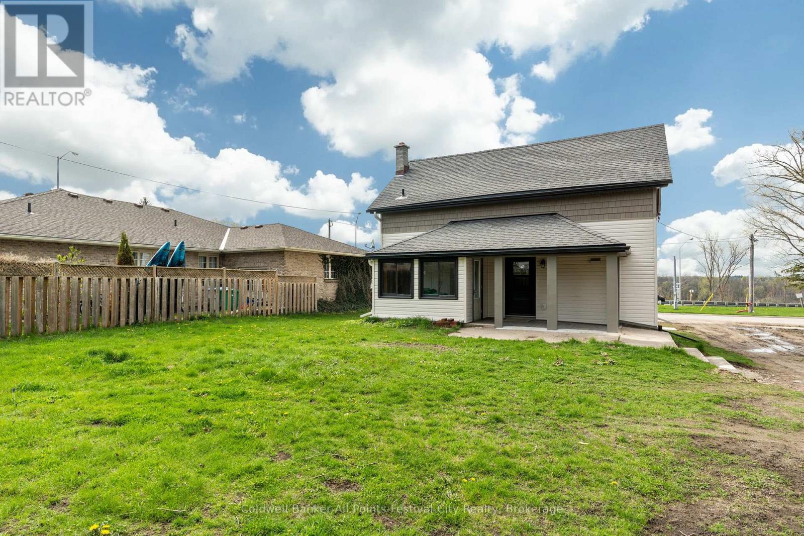 82 Gloucester Terrace, Goderich, Ontario  N7A 1W8 - Photo 33 - X12133053