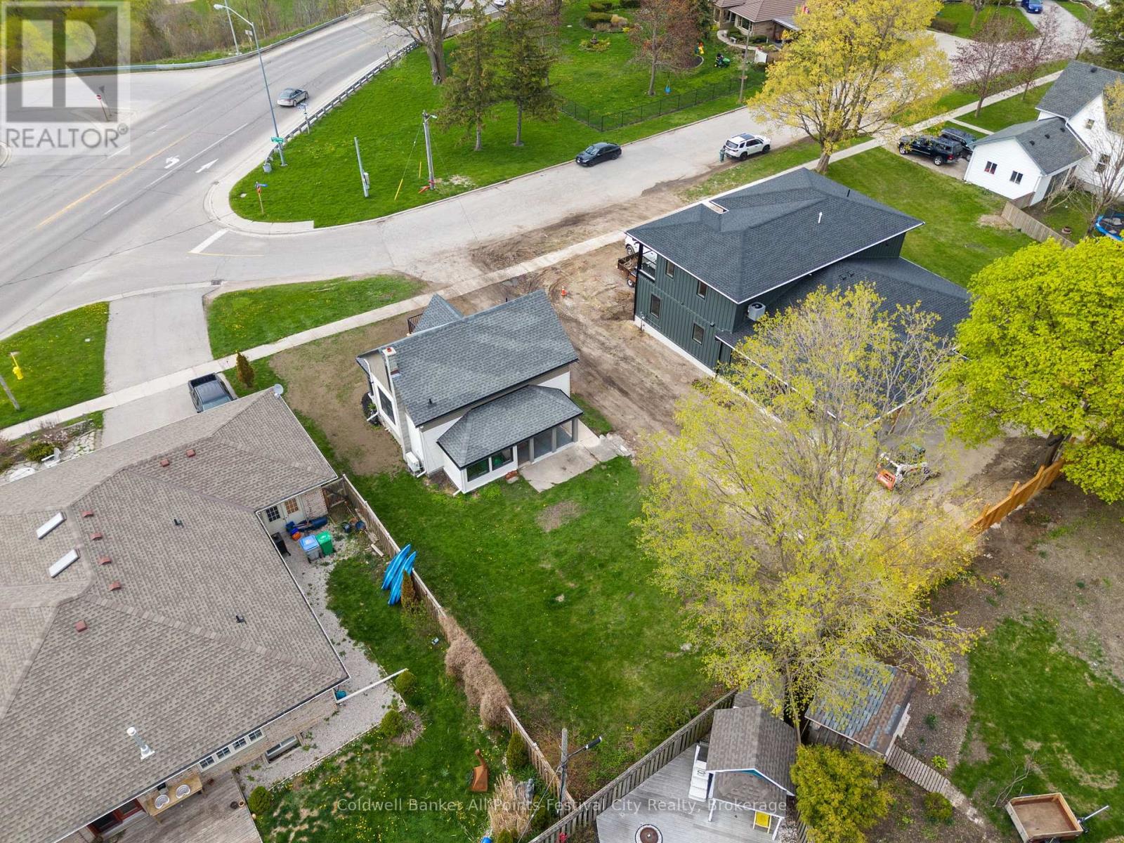 82 Gloucester Terrace, Goderich, Ontario  N7A 1W8 - Photo 37 - X12133053