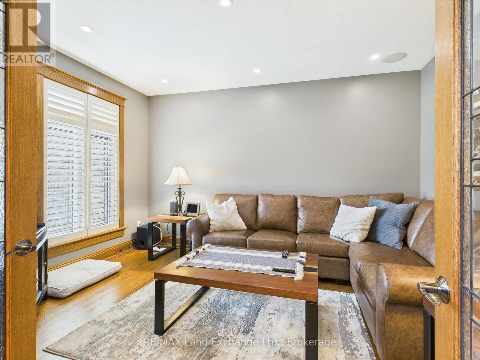 195 Birchwood Avenue, Kincardine, Ontario  N0G 2T0 - Photo 4 - X12133249