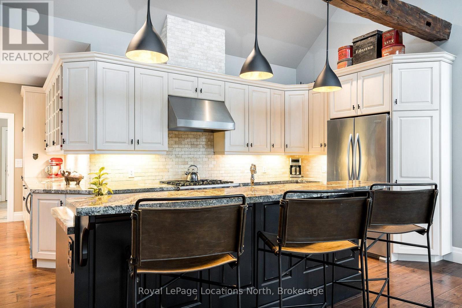 328 Sunset Boulevard, Blue Mountains, Ontario  N0H 2P0 - Photo 8 - X12133266
