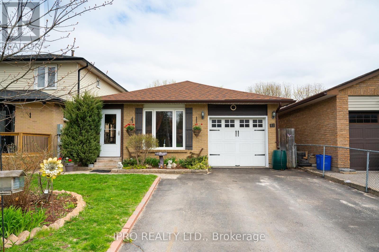 Property at 15 ANDREW STREET image 1