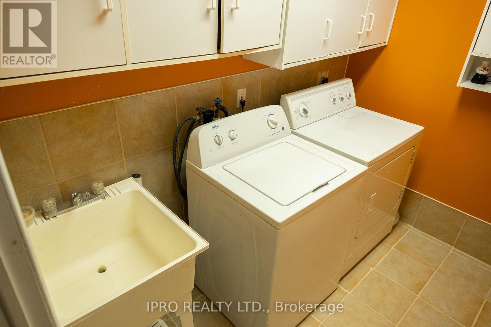15 Andrew Street, Orangeville, Ontario  L9W 4E5 - Photo 11 - W12132945
