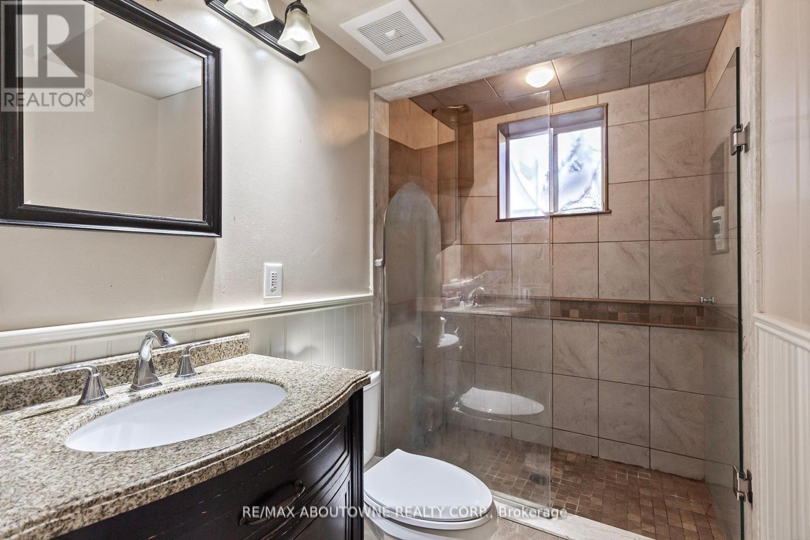550 Fourth Line, Oakville, Ontario  L6L 5A7 - Photo 27 - W12132996