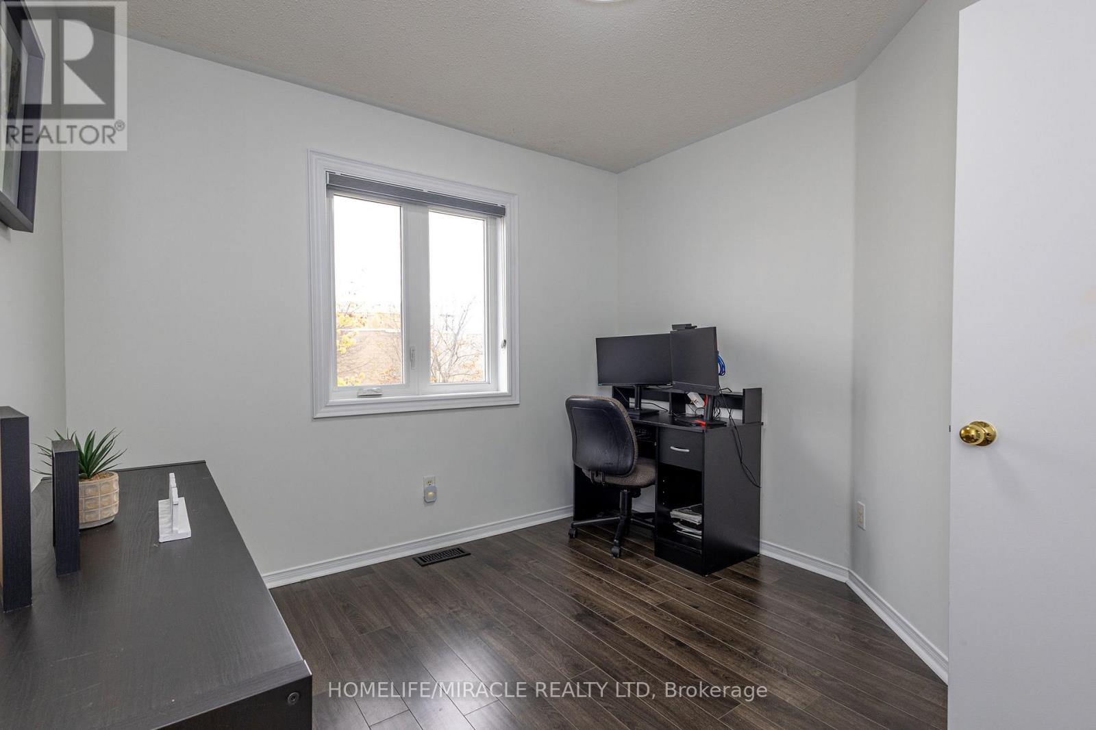 100 - 5255 Guildwood Way, Mississauga (Hurontario), Ontario  L5R 4A9 - Photo 27 - W12133007