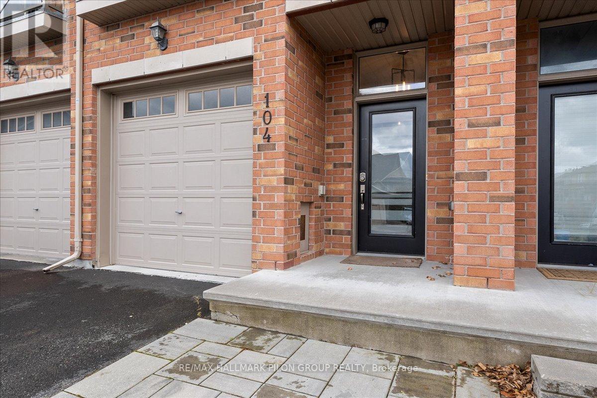104 Lionel Private, Ottawa, Ontario  K4A 0X1 - Photo 2 - X12133078