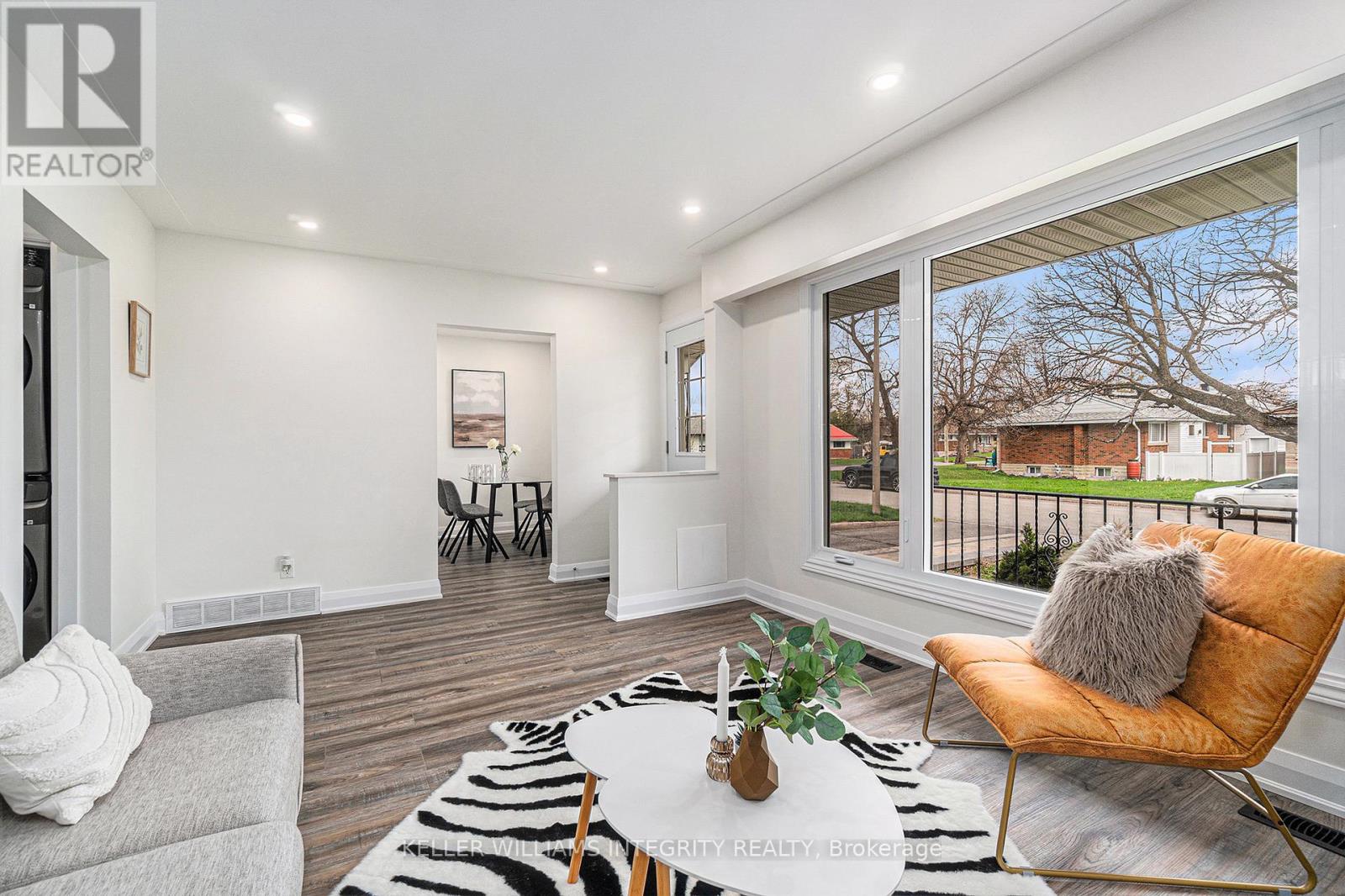 Property at 752 DICKENS AVENUE image 4