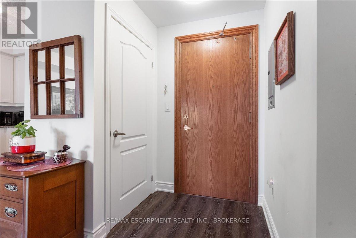 225 - 8111 Forest Glen Drive, Niagara Falls (Mt. Carmel), Ontario  L2H 2Y7 - Photo 8 - X12133045