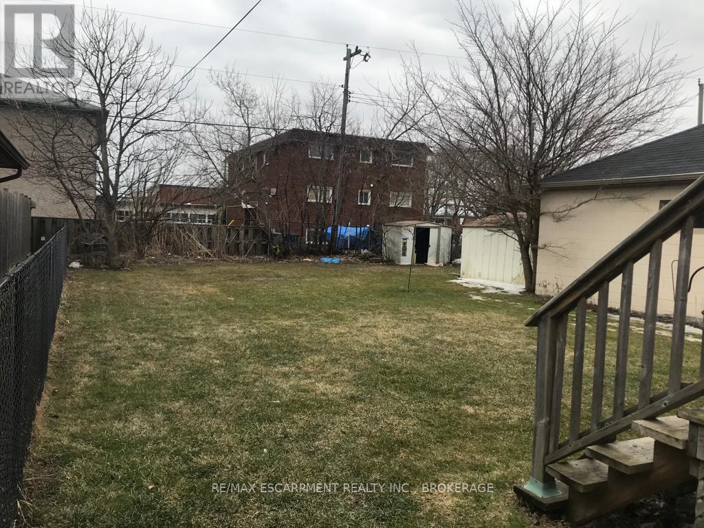 Lower - 16 Golden Boulevard E, Welland (Lincoln/crowland), Ontario  L3B 1H2 - Photo 14 - X12133058