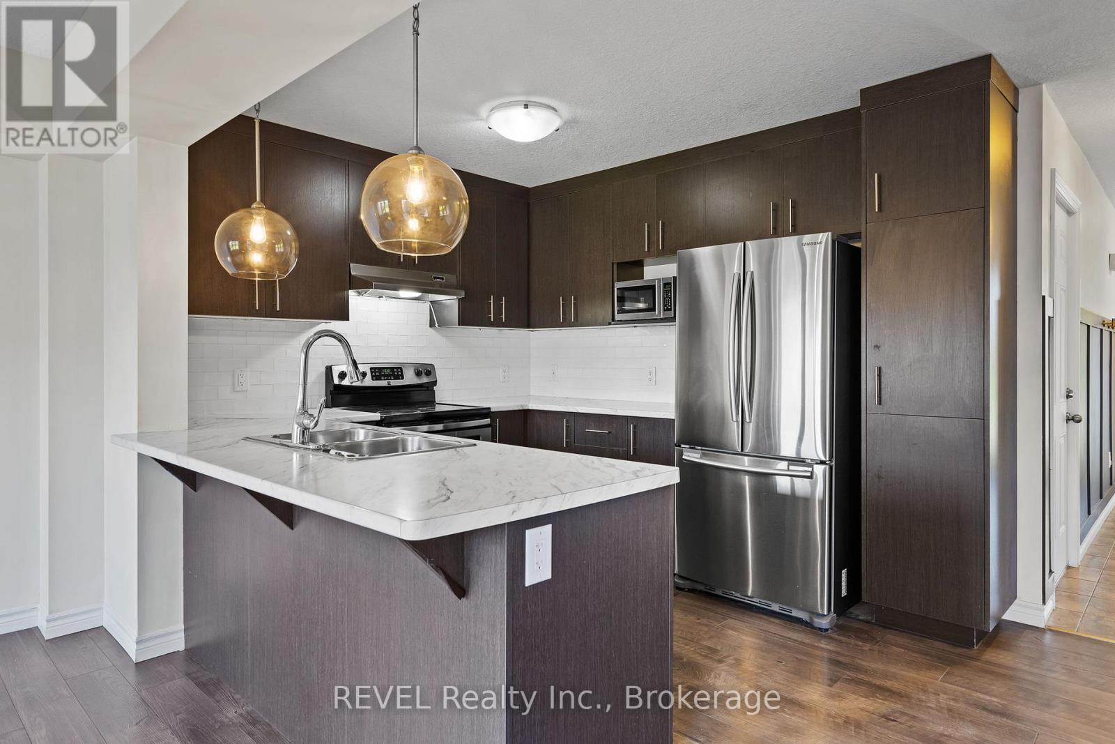 72 Abbott Place, Pelham, Ontario  L0S 1E5 - Photo 6 - X12133158