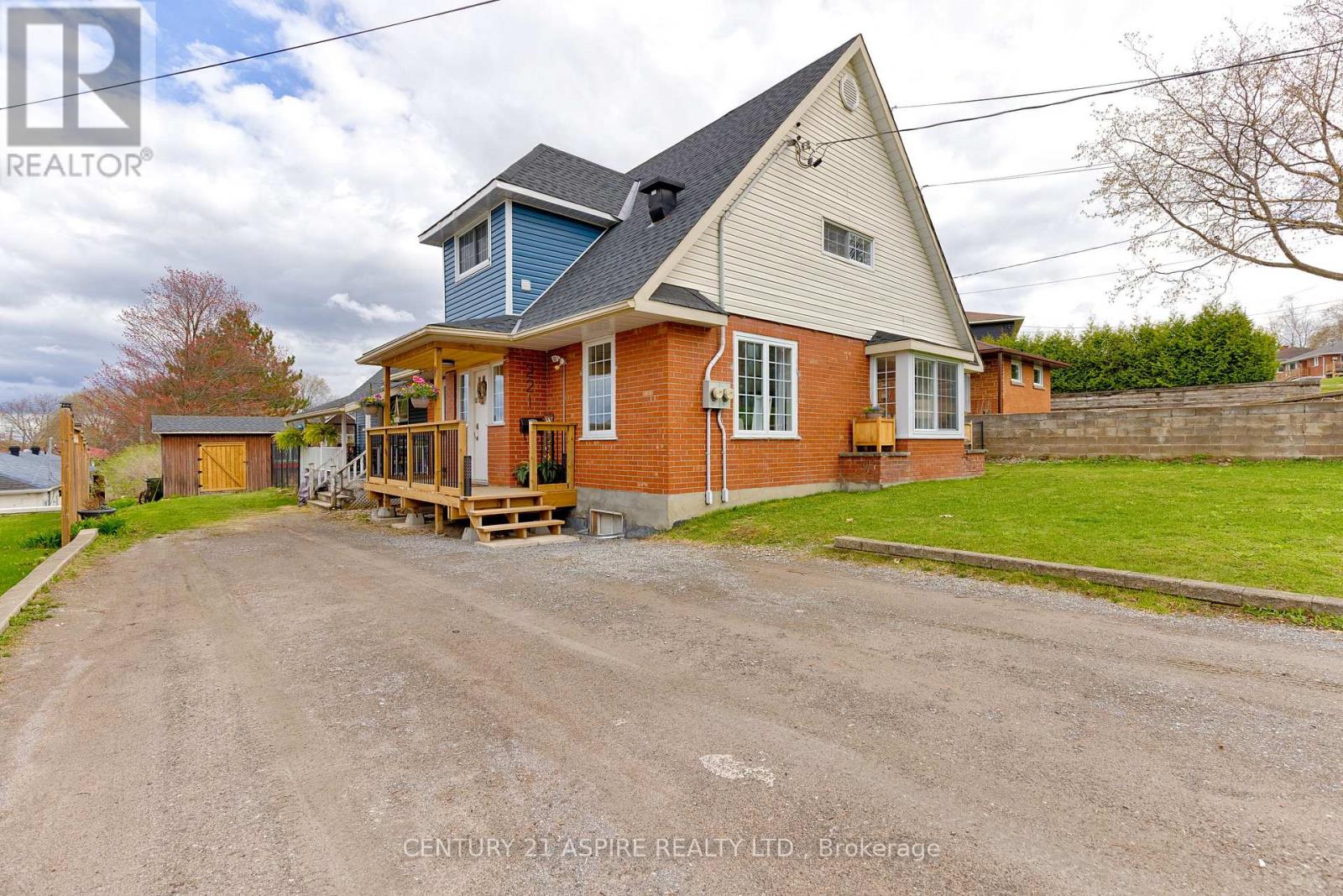 221 BELMONT AVENUE, Pembroke, Ontario