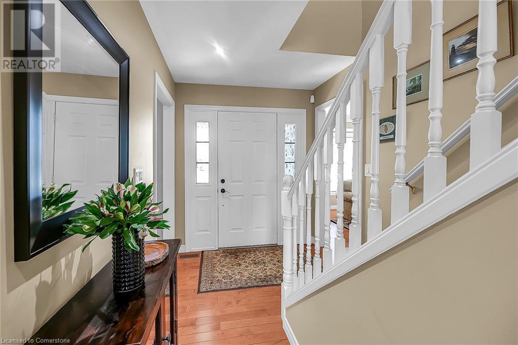 Property at 17 ANGLE Street image 3