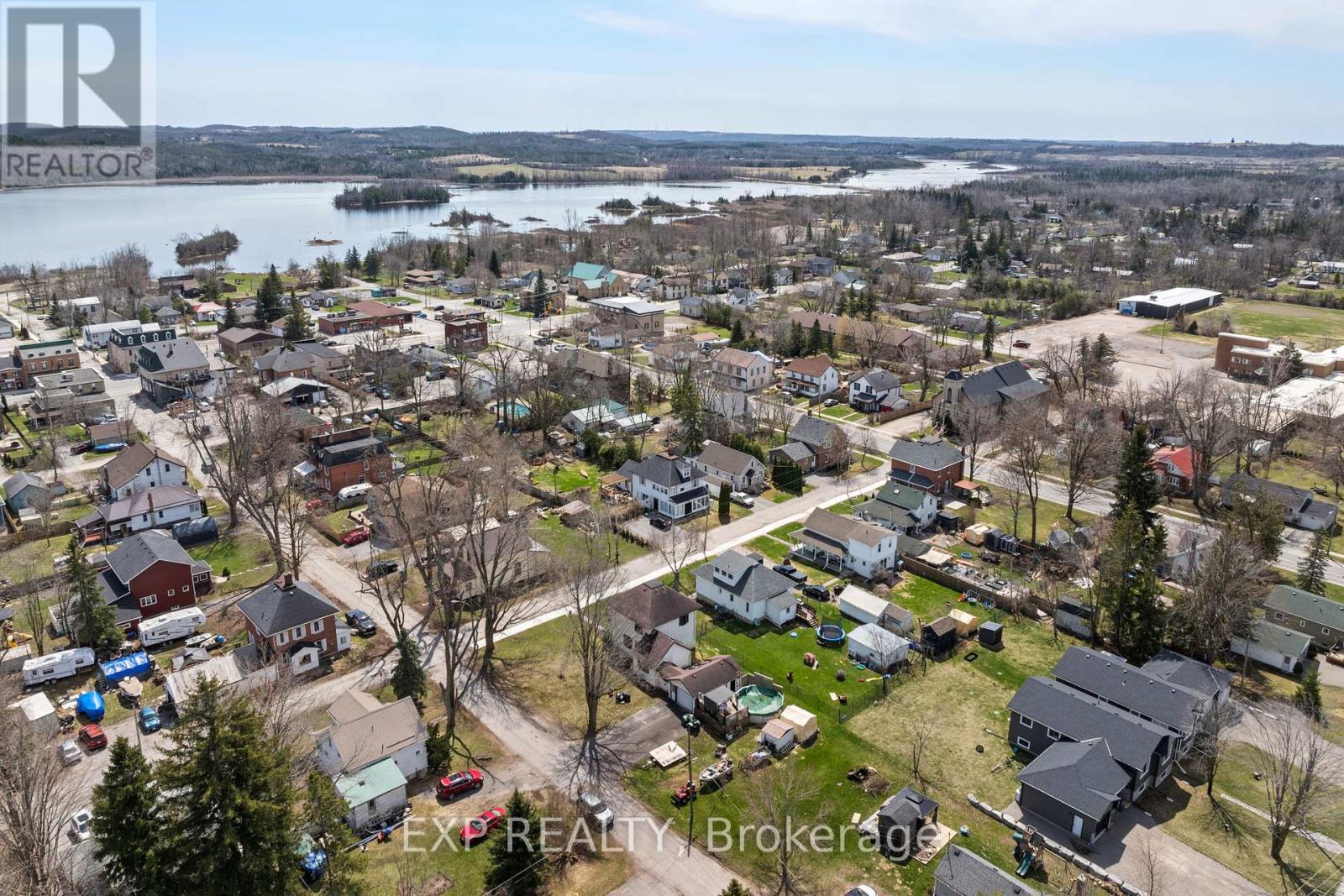 9 Victoria Street E, Kawartha Lakes, Ontario  K0L 2W0 - Photo 4 - X12133000