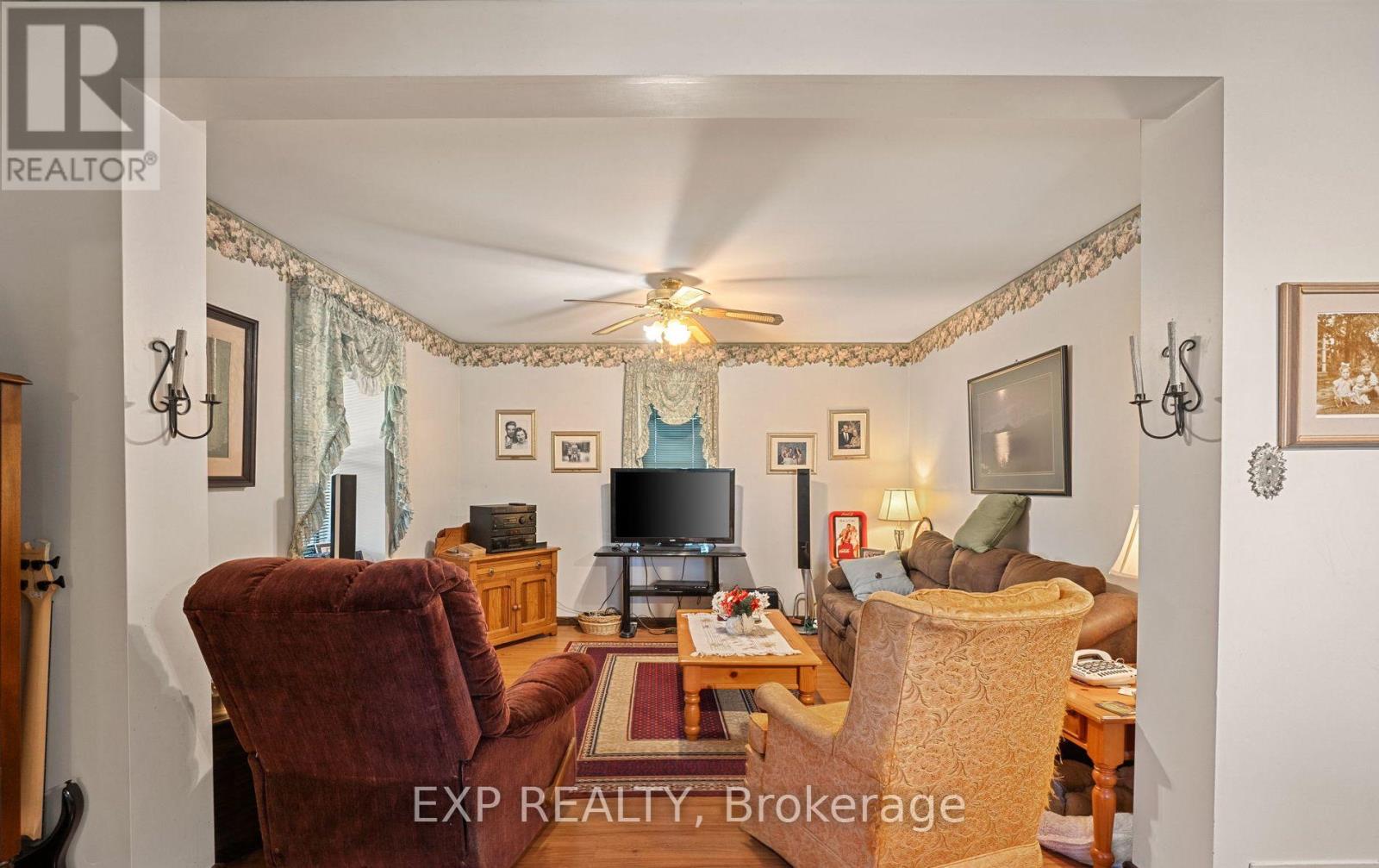 9 Victoria Street E, Kawartha Lakes, Ontario  K0L 2W0 - Photo 9 - X12133000