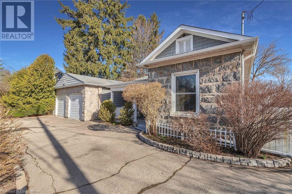 Property at 42 MCNAUGHTON Street image 2