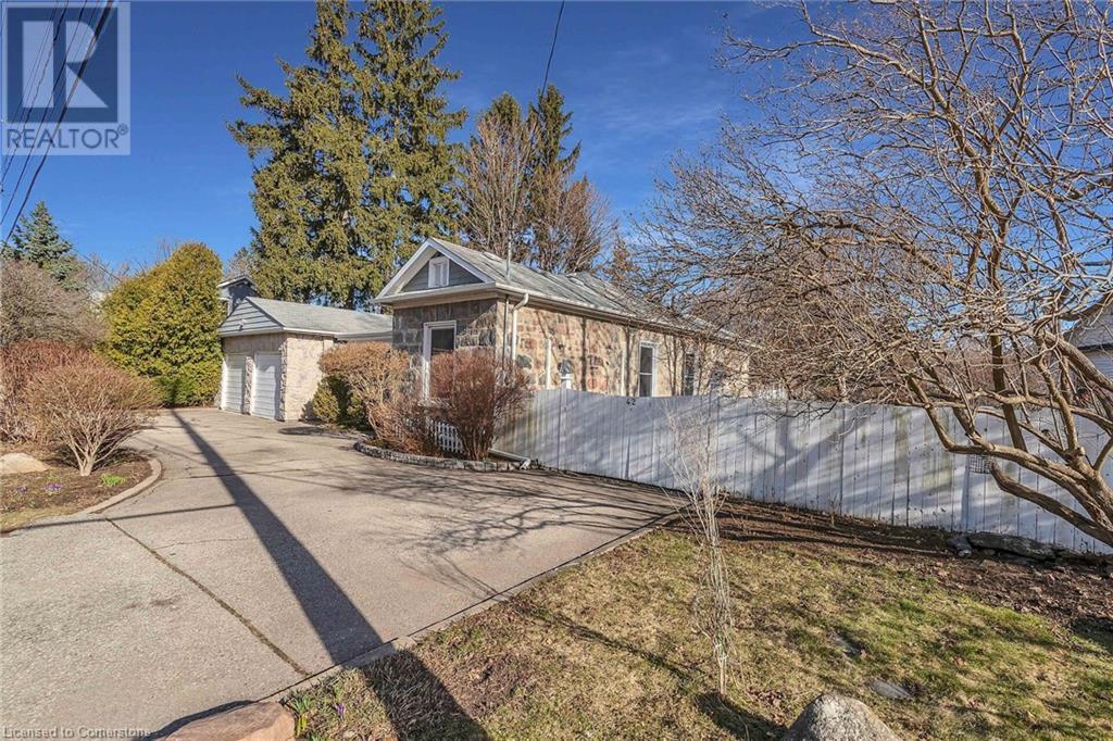 Property at 42 MCNAUGHTON Street image 5