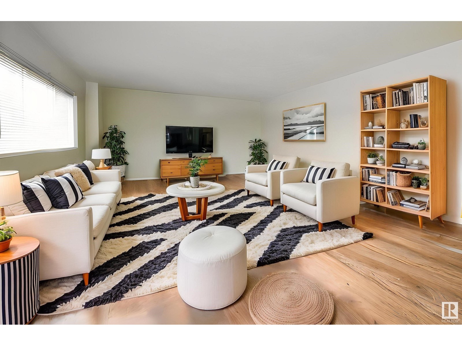 Property at #608 10021 116 ST NW image 1