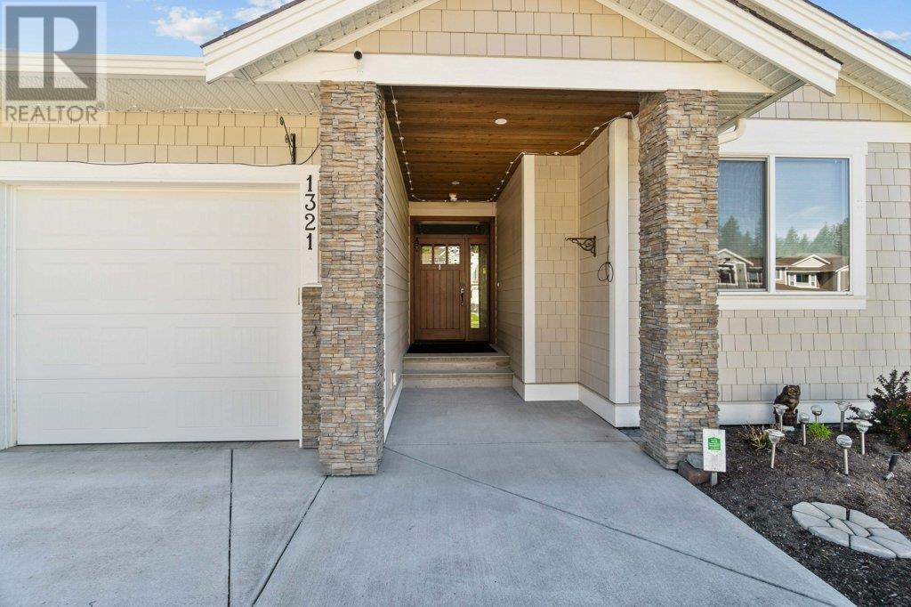 1321 24 Street Se, Salmon Arm, British Columbia  V1E 0E3 - Photo 2 - 10346528