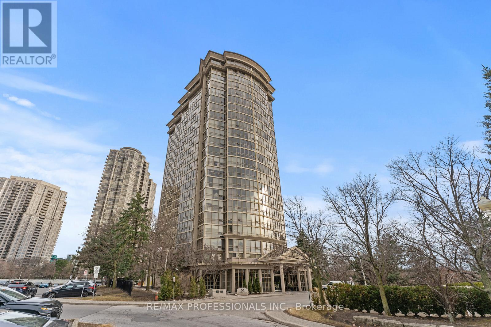 1604 - 50 Eglinton Avenue, Mississauga, Ontario  L5R 3P5 - Photo 2 - W12127126