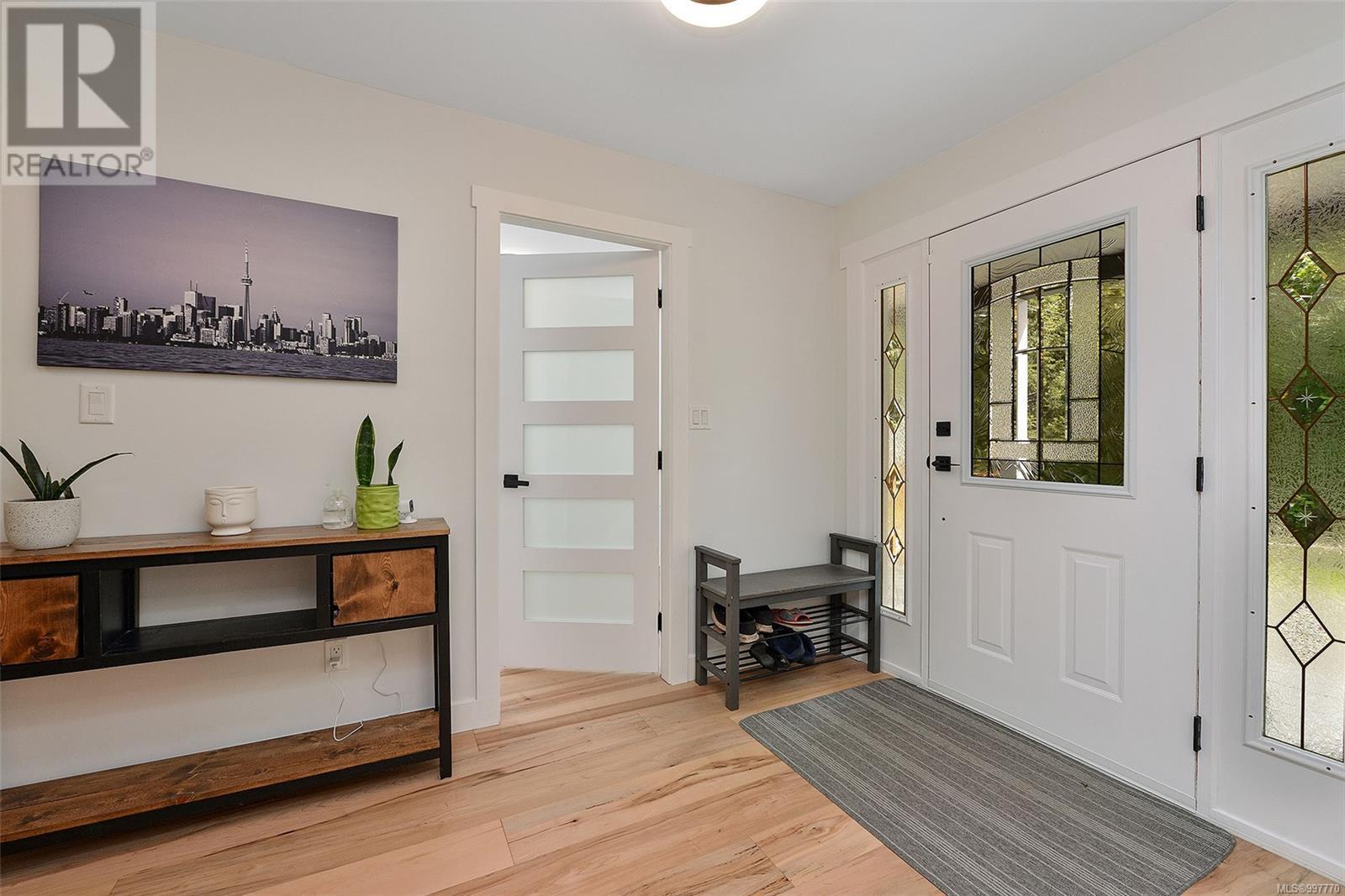 Property at 3463 Yorkshire Pl image 3