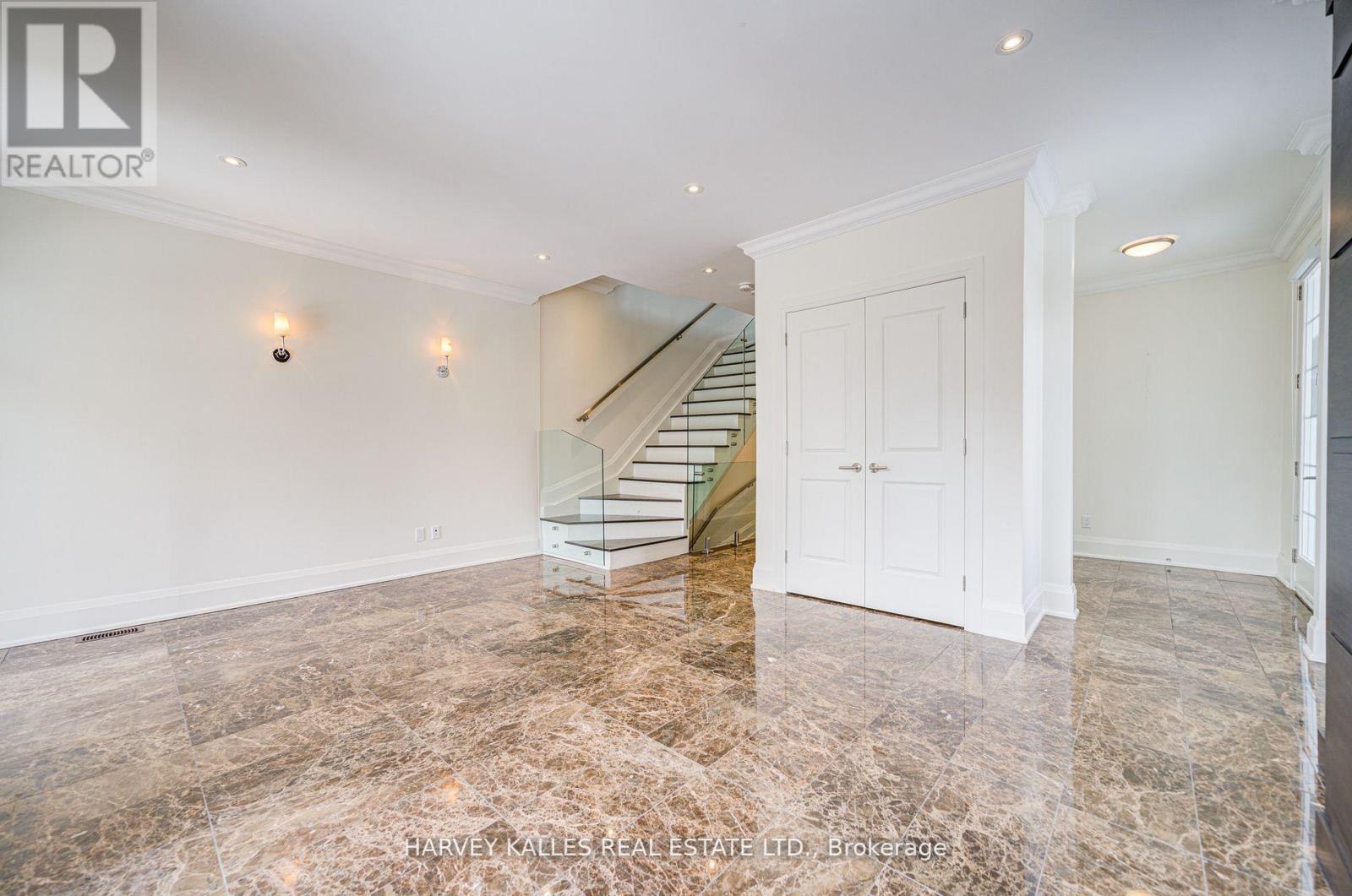 Property at 107 BAYVIEW RIDGE image 4