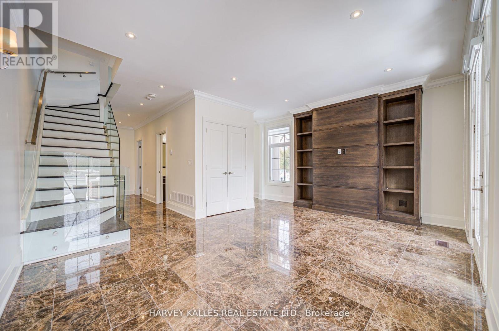 Property at 107 BAYVIEW RIDGE image 5