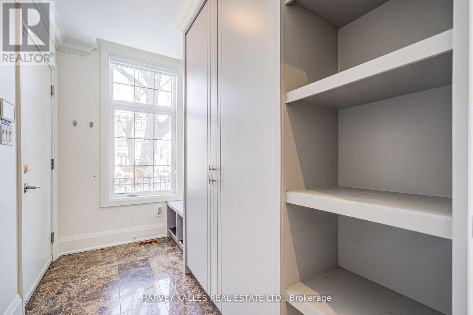 107 Bayview Ridge, Toronto, Ontario  M2L 1E3 - Photo 8 - C12133128
