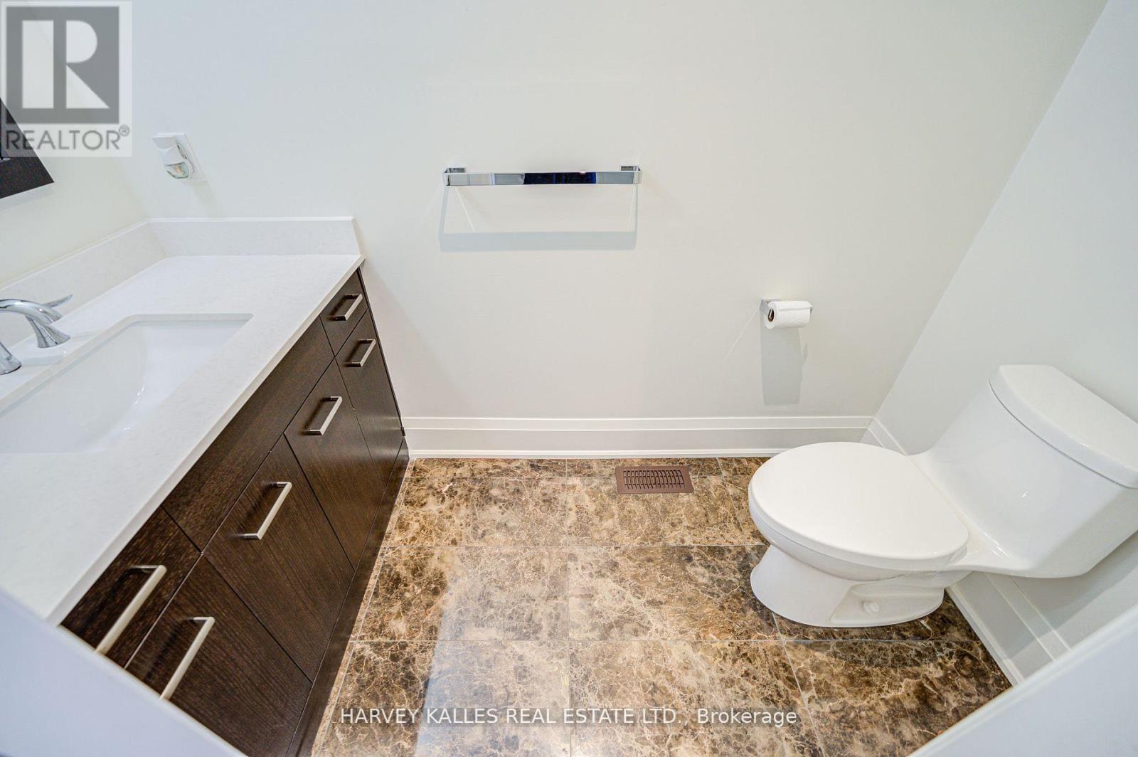 107 Bayview Ridge, Toronto, Ontario  M2L 1E3 - Photo 9 - C12133128