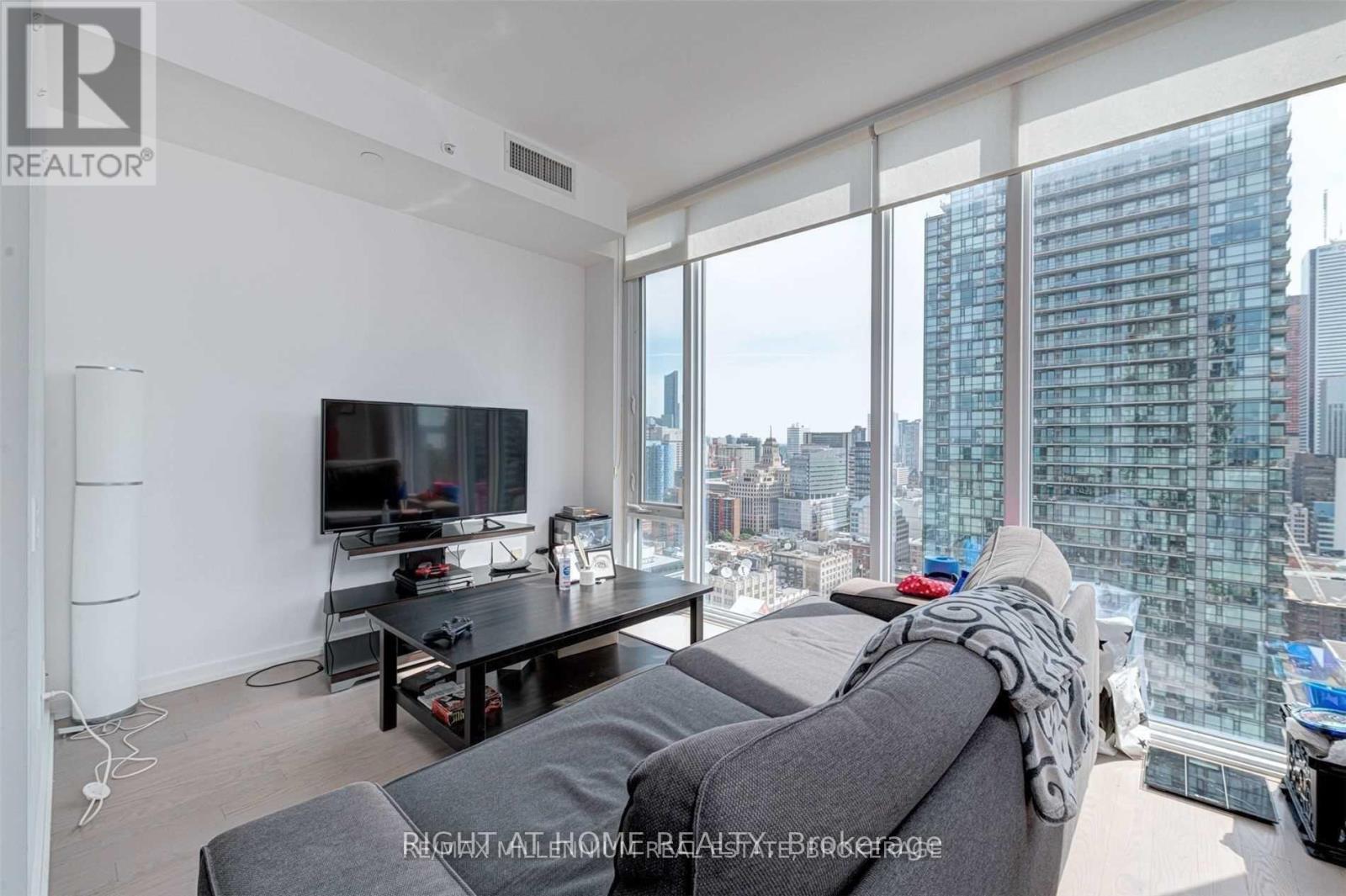 2705 - 101 Peter Street, Toronto (Waterfront Communities), Ontario  M5V 2G9 - Photo 4 - C12133230