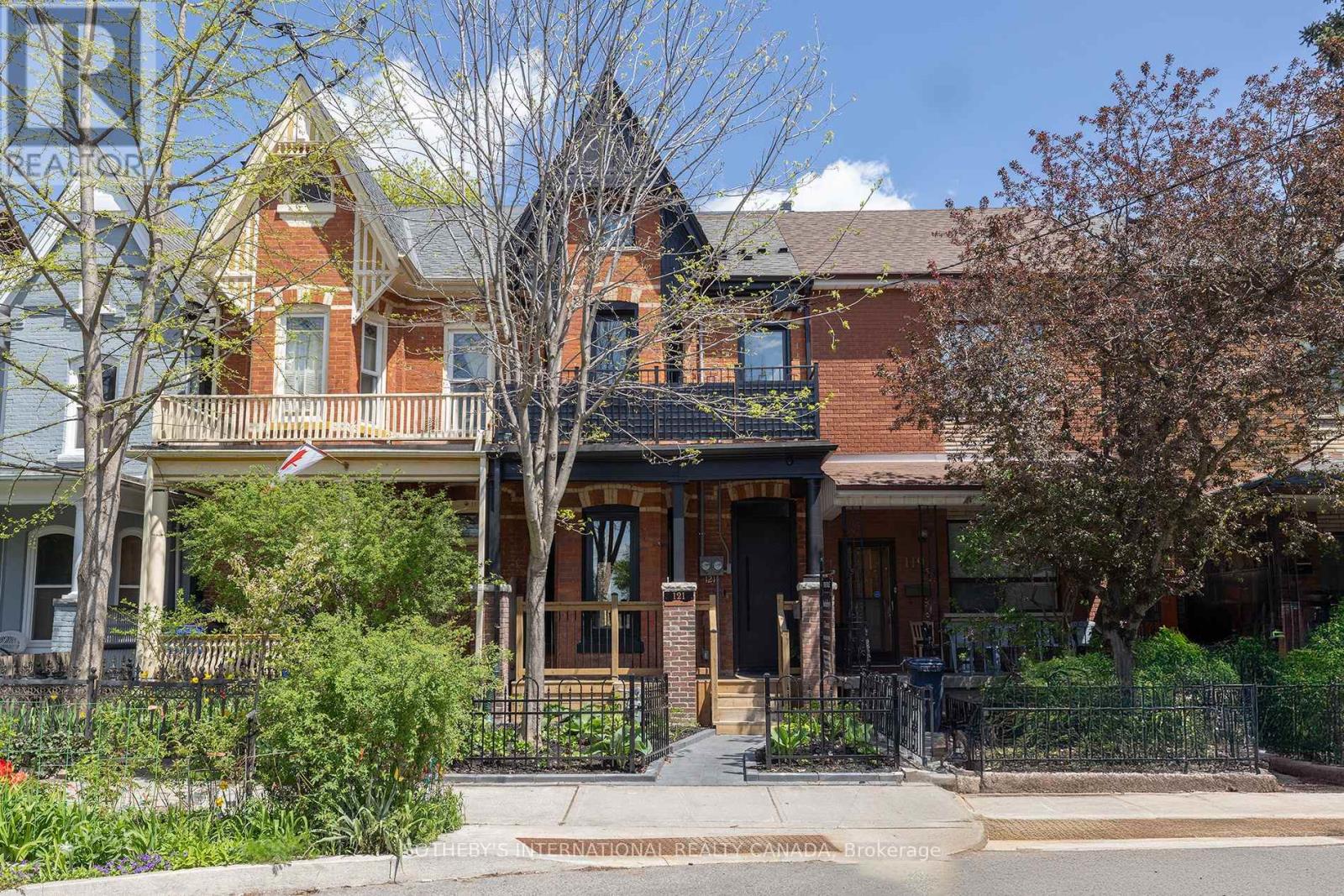 Property at 121 MAJOR STREET image 1