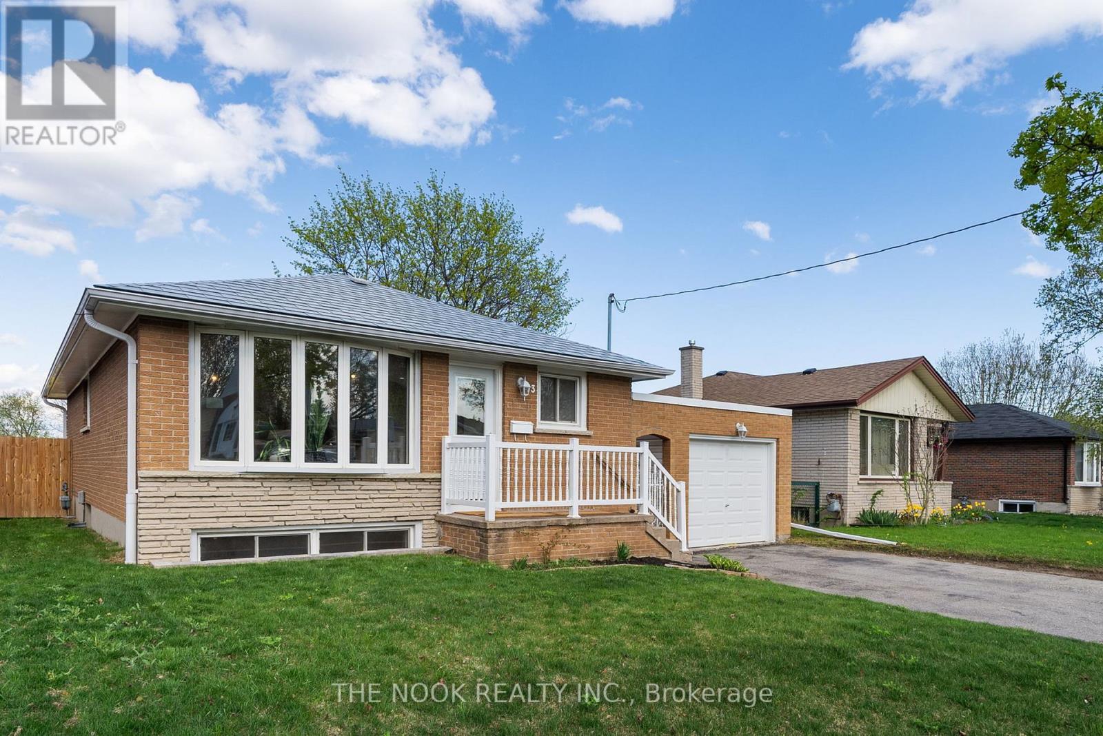Property at 73 VANCOUVER COURT image 2