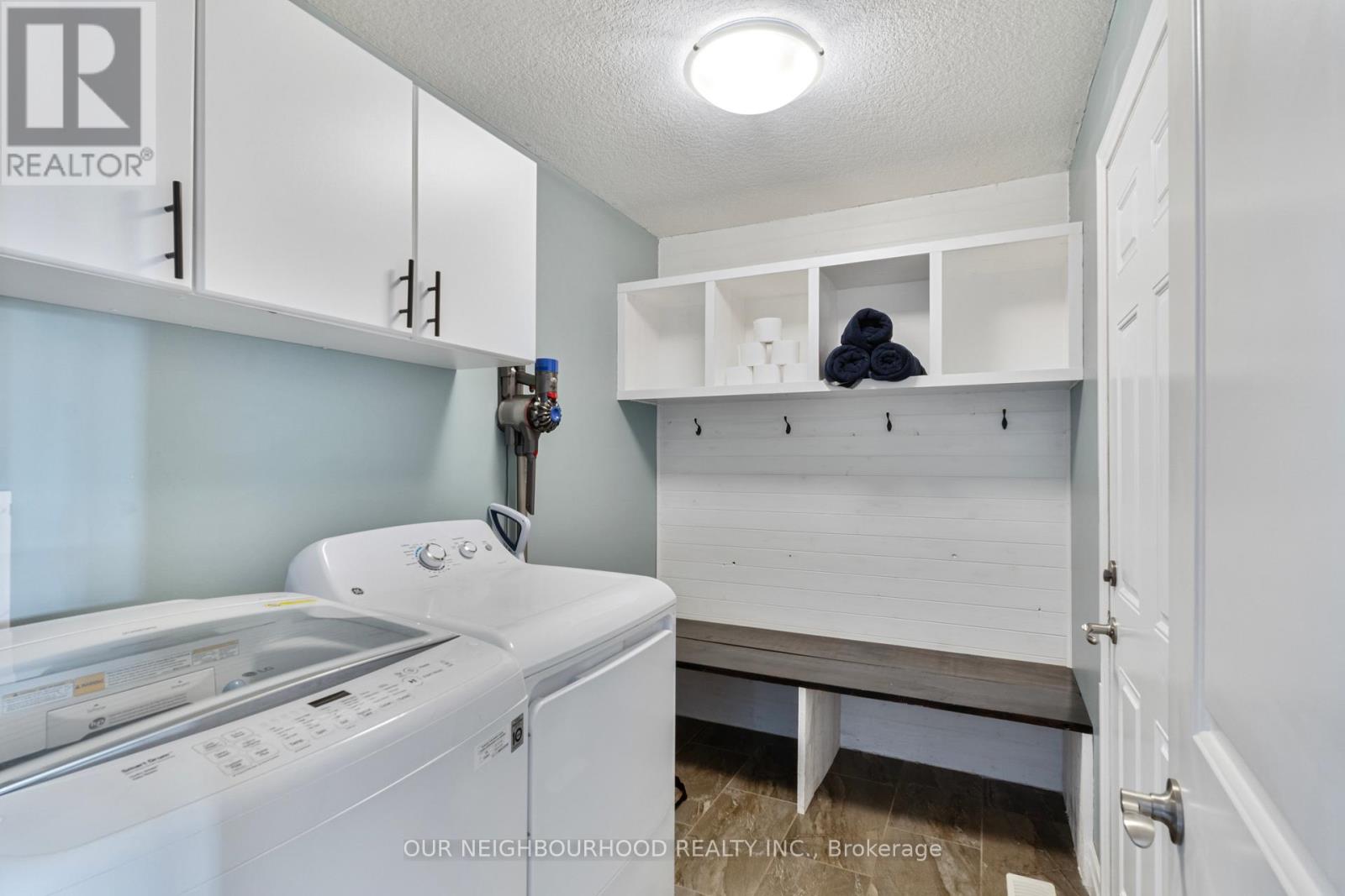 54 Mcintosh Crescent, Quinte West, Ontario  K8V 0G1 - Photo 17 - X12133288