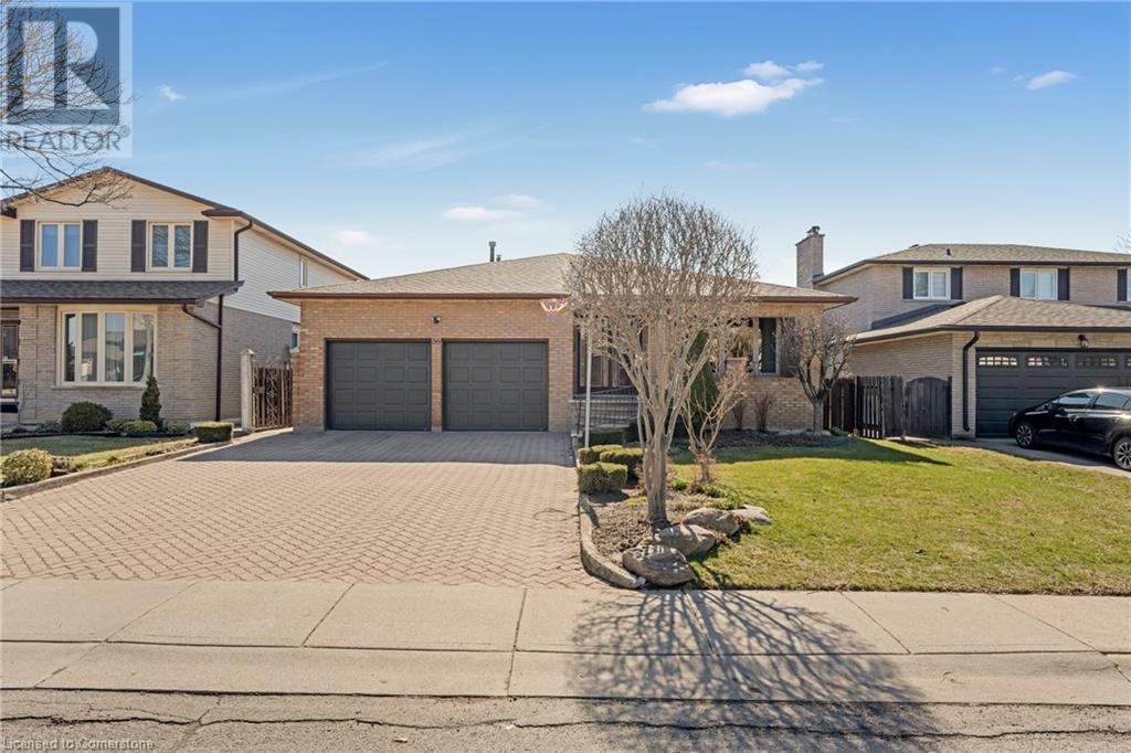 36 SKYLARK Drive, Hamilton, Ontario