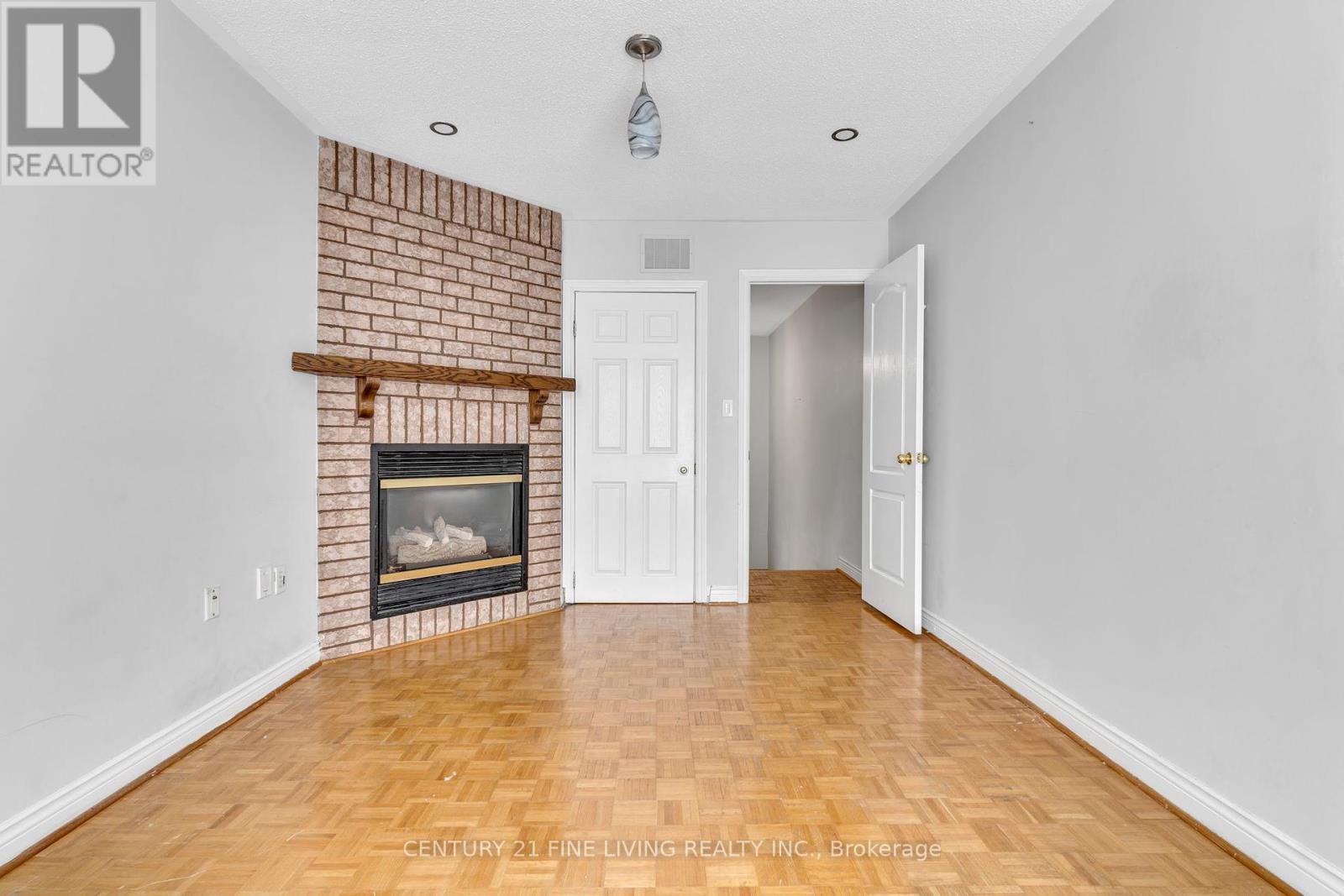 53 Pressed Brick Drive, Brampton, Ontario  L6V 4K3 - Photo 17 - W11994297
