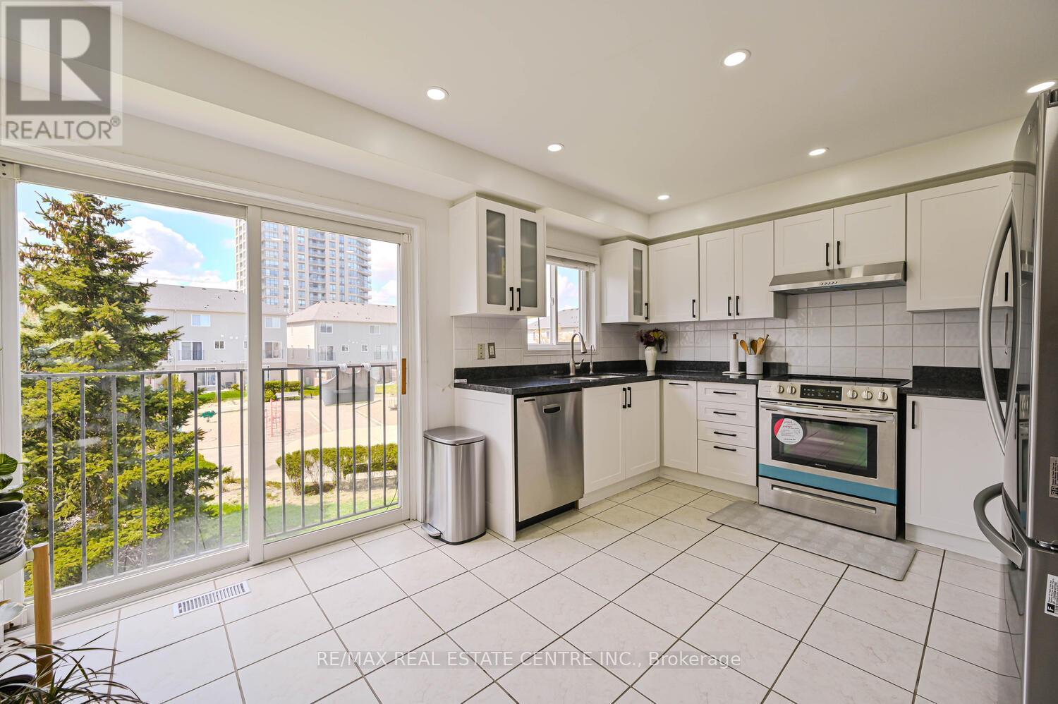 93 - 4950 Albina Way, Mississauga (Hurontario), Ontario  L4Z 4J4 - Photo 13 - W12132794
