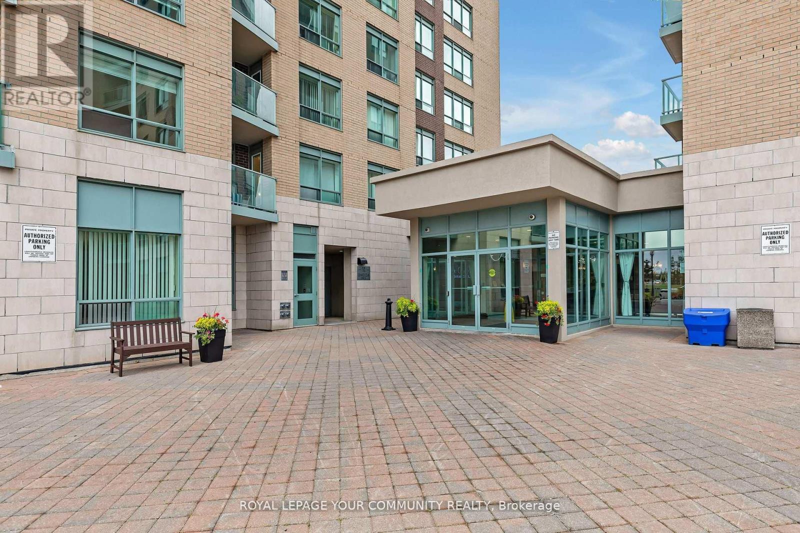 502 - 11 Oneida Crescent, Richmond Hill, Ontario  L4B 0A1 - Photo 2 - N12133093