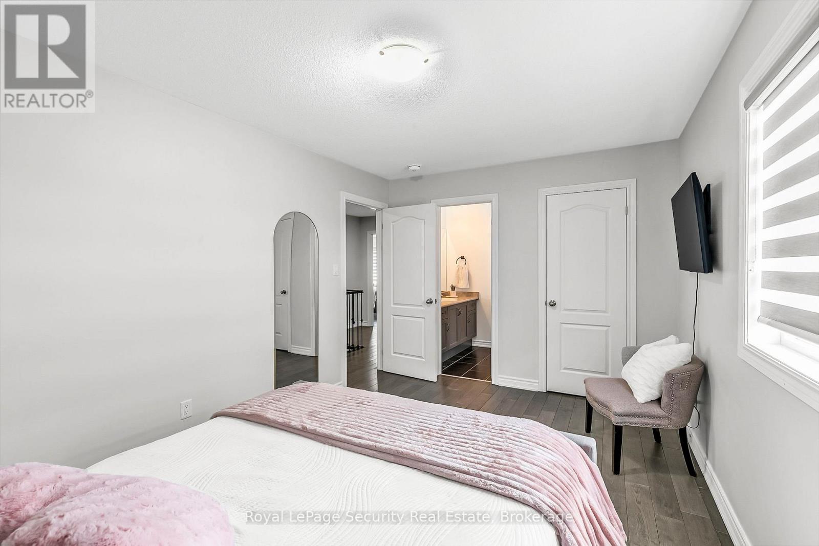 202 Gardiner Drive, Bradford West Gwillimbury (Bradford), Ontario  L3Z 0J5 - Photo 36 - N12133198